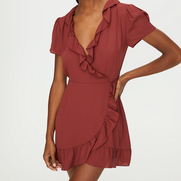Aritzia Sunday best ruffle wrap dress - Picture 3 of 8